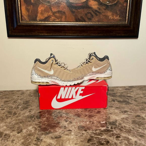 SHOES - Picture 10 of 16